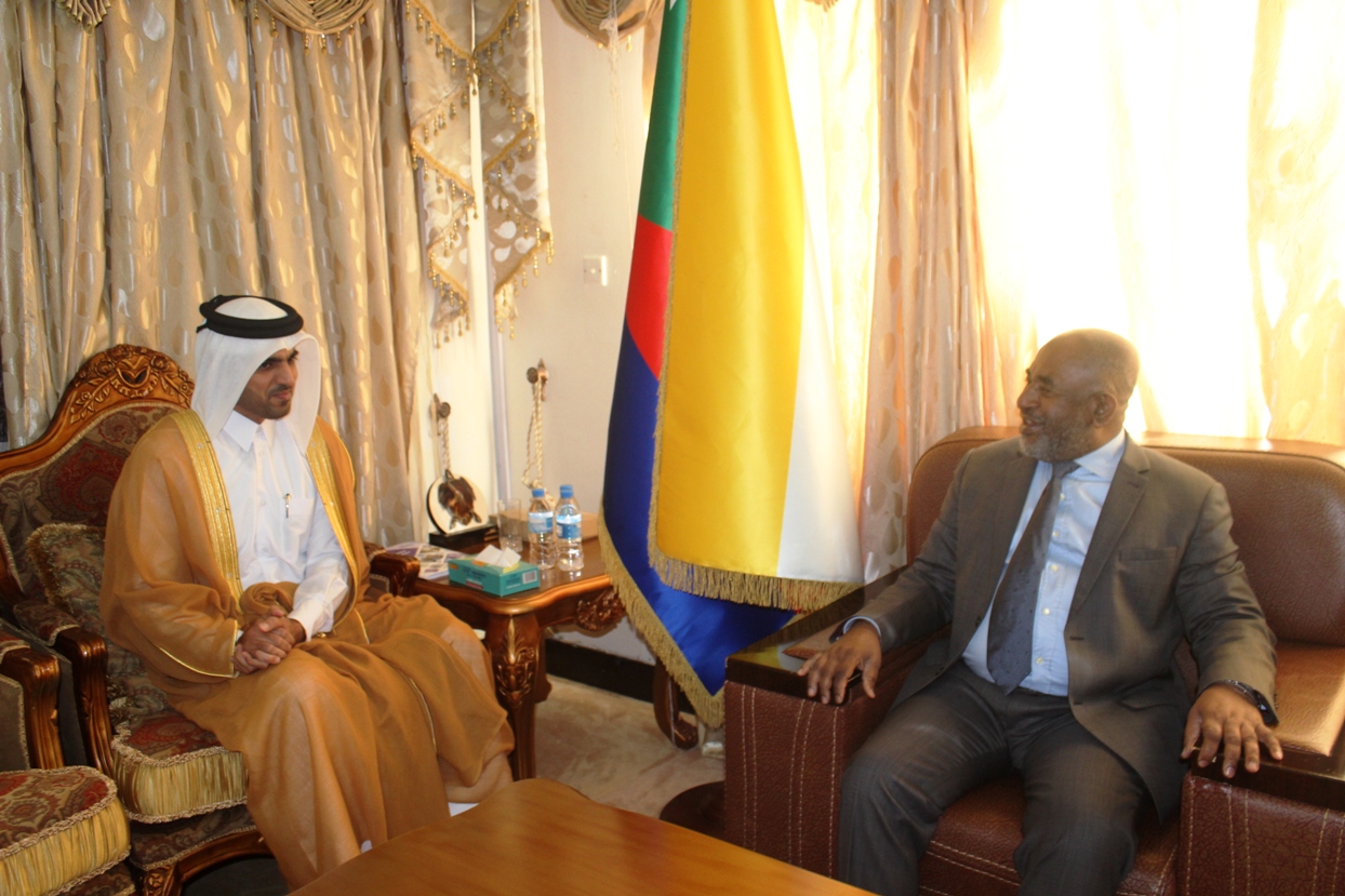 Le Chef de l’Etat SEM AZALI Assoumani a reçu ce lundi 24 avril 2017, une délégation qatarie au Palais de Beit-Salam.